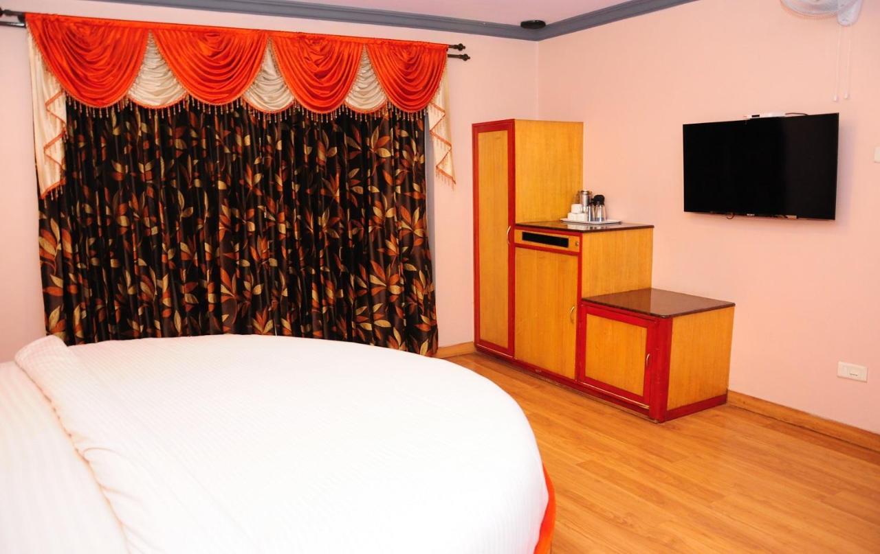 Hotel Venus Udagamandalam Exterior photo