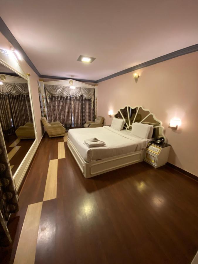 Hotel Venus Udagamandalam Exterior photo