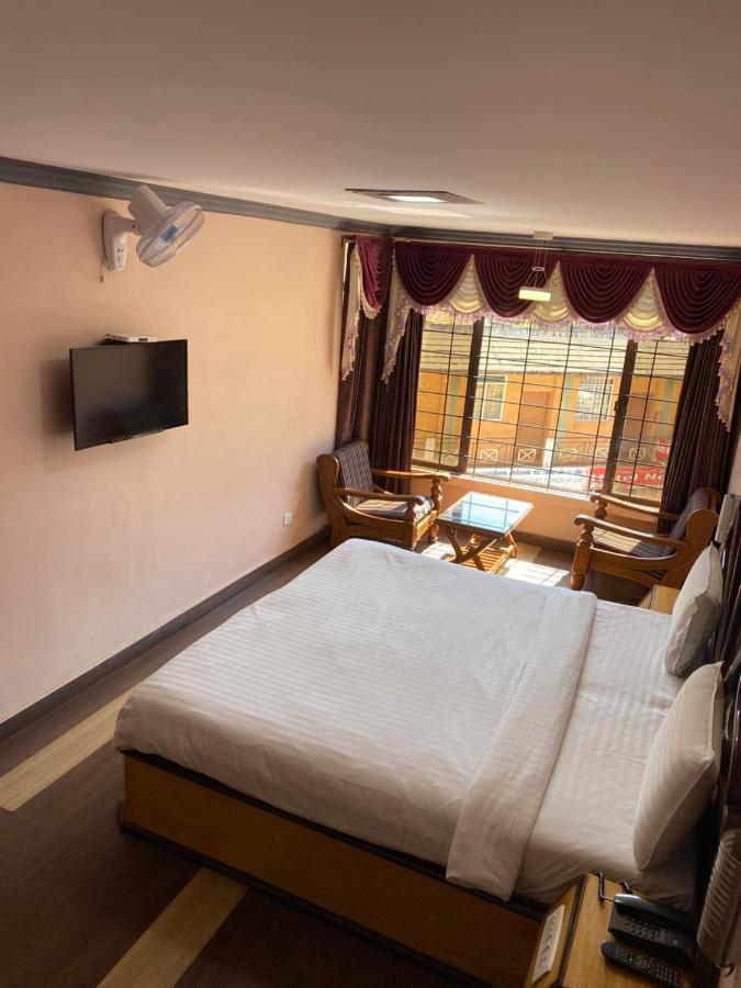 Hotel Venus Udagamandalam Exterior photo